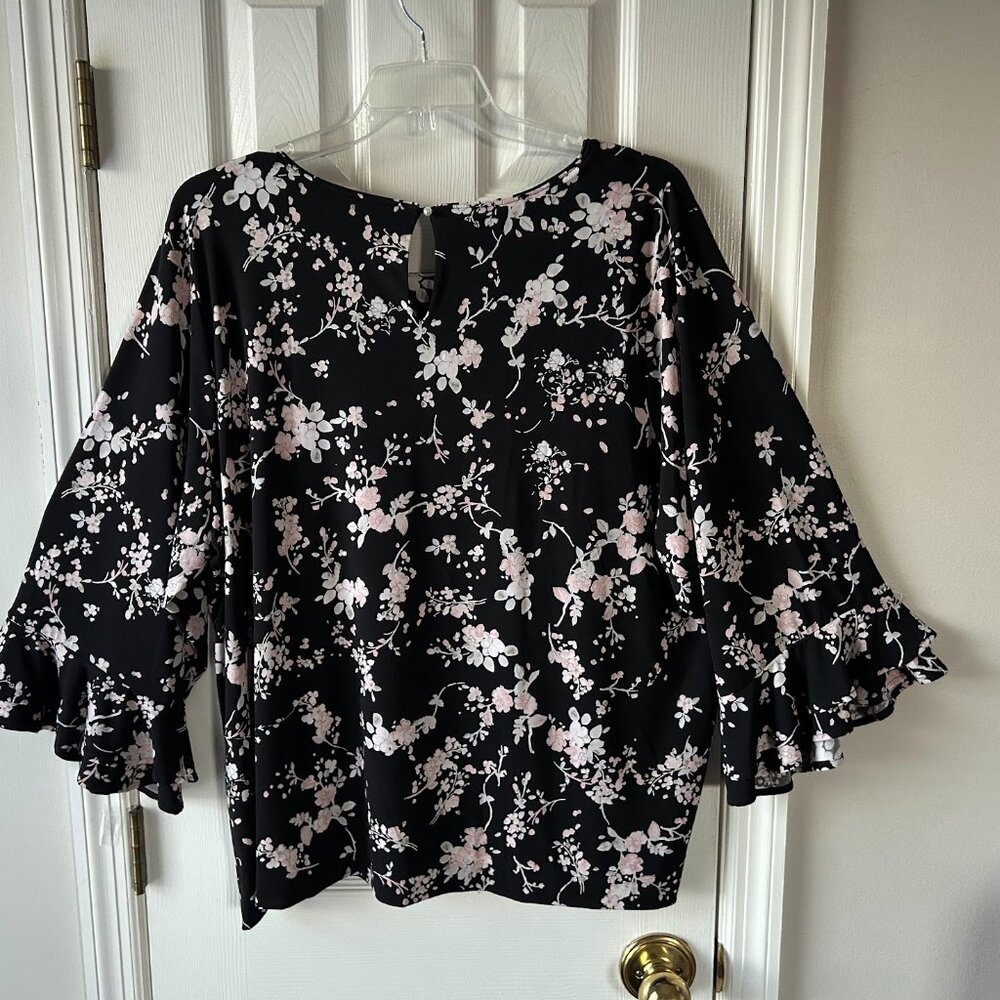 NWT Karl Lagerfeld 3X Black Floral Tunic Asymmetrical 3/4 Bell Ruffle Sleeve NEW - Picture 3 of 6